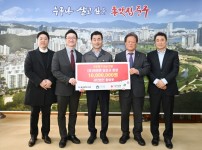 250313-4) 김진규 ㈜케이엔 회장  이웃돕기 후원금 1 000만 원 전달.jpg